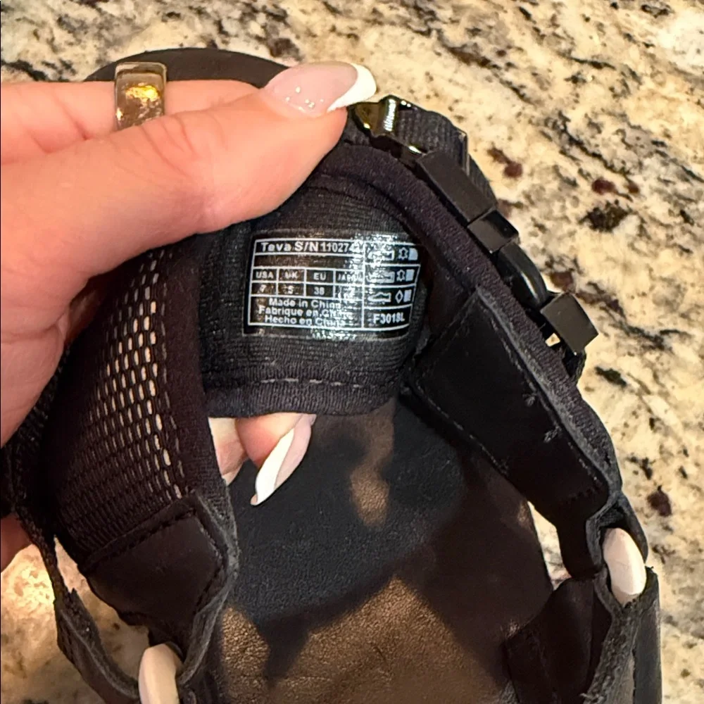 Teva Flatform Universal Luxe Sandals - Picture 5 of 5